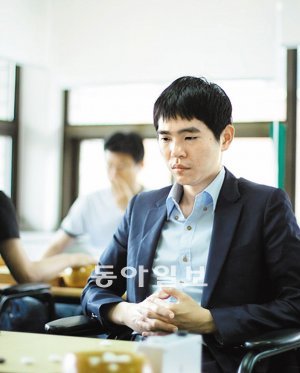 이세돌 9단이 후지쓰배에 출격해 세계대회 3관왕에 도전한다. 이 9단은 현재 비씨카드배와 춘란배 등 세계대회 2관왕으로 후지쓰배에서 2번 우승한 바 있다. 한국기원 제공