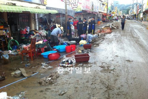폭우가 쓸고 간 정읍 한우 판매 거리 모습.