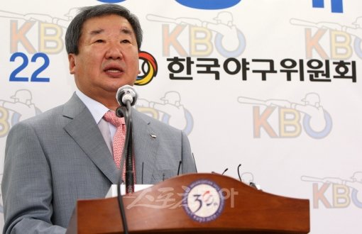 구본능 한국야구위원회(KBO) 제19대 총재가 22일 서울 도곡동 야구회관에서 열린 취임식에서 “기업경영의 원리를 프로야구에도 
적용해 구단 흑자를 실현하고, 10구단 창단을 통해 고용도 창출하겠다”고 밝혔다.