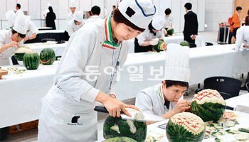 내년 5월 대전에서 화려한 국제 요리경연이 펼쳐진다. 5월 대전컨벤션센터에서 열린 요리경연대회 모습. 동아일보DB