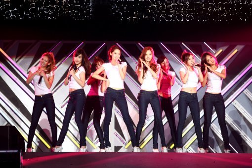 걸 그룹 소녀시대가 2일부터 4일까지 일본 도쿄돔에서 열린 ‘SM타운’의 무대에 올라 ‘지’ ‘소원을 말해봐’ 등 히트곡을 부르며 팔색조 매력을 뽐냈다. 사진제공｜SM엔터테인민트