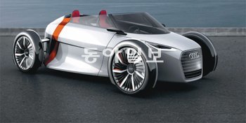 아우디의 2인승 초경량 도심형 차량인 ‘어번 콘셉트’는 레이싱카의 특징과 도심형 자동차의 특성을 결합한 새로운 형태의 자동차다. 아우디 코리아 제공