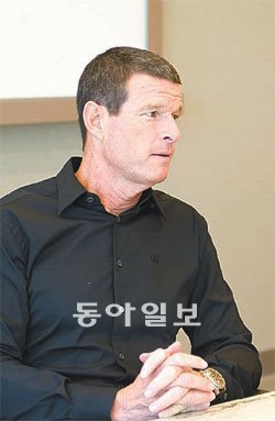 마이클 존슨 허벌라이프 CEO