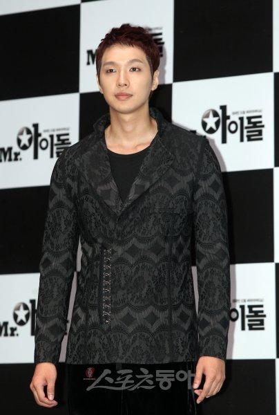 영화 'MR. 아이돌' 제작보고회가 28일 오전 서울 광진구 롯데시네마 건대입구에서 열렸다. 배우 지현우가 포즈를 취하고 있다. 국경원 기자 onecut@donga.com 트위터 @k1isonecut