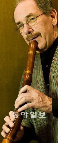 아시아와 미국 간 문화교류를 지원하는 미국 ACC의 랠프 새뮤얼슨 수석고문. 그는 1960년대 말 일본 도쿄에서 일본 전통 목관악기 샤쿠하치를 배워 지금도 연주자로 활동하고 있다. 서울예술대학 제공