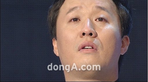 남몰래 후원한 암환자의 사망소식을 접하고 눈물 흘리는 정준하. 사진｜tvN 방송 캡처