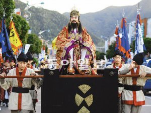 충북 단양군의 대표적인 가을 축제인 온달문화축제가 7∼9일 단양읍과 영춘면 온달관광지 일원에서 열린다. 온달장군 승전행렬 재현 모습. 단양군 제공