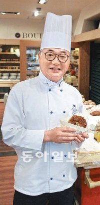 대전 토착 제과제빵업체인 성심당 임영진 대표는 ‘빵 기부 천사’로 불린다. 이기진 기자 doyoce@donga.com