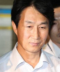 곽노현 서울시 교육감과 후보단일화 금품거래 의혹을 받은 박명기 교수. 동아일보 DB