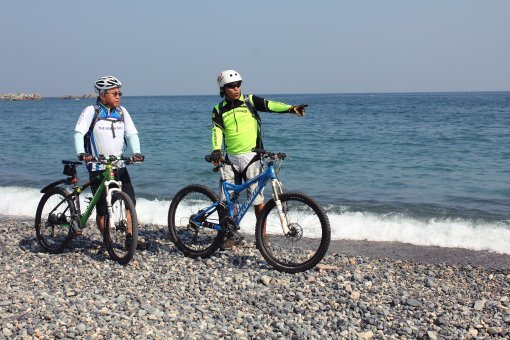 서해와 남해는 전남 해남 토말로 경계선이 통일되지만, 동해와 남해의 경계는 각 기관마다 다르다.
