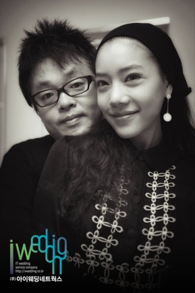 결혼을 앞둔 작곡가 겸 프로듀서 김형석-영화배우 서진호(왼쪽부터). 사진제공｜아이웨딩네트웍스