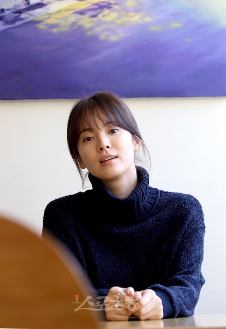 ‘오늘’로 돌아온 배우 송혜교. 한동안 해외 활동에 주력했던 그는 “집(한국)에서 먼저 인정받고 싶다”며 다양한 연기 변신에 욕심을 냈다. 국경원 기자 onecut@donga.com 트위터 @k1isonecut