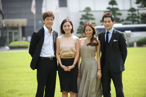(왼쪽부터)이재윤,이소연,전혜빈,온주완(사진제공=SBS)