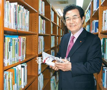 ‘세계에서 가장 책을 많이 읽는 나라, 대한민국’을 꿈꾸는 한우리독서토론논술 박철원 회장. 그는 “뇌 과학 연구로 효과성이 증명된 독서교육이 미래교육의 해답이 될 수 있다”고 말했다. 한우리독서토론논술 제공