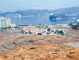 부영이 21∼38층짜리 아파트 25개동 3152가구를 지을 예정인 경남 창원시 마산합포구 월영동 옛 한국철강 터. 경남도민일보 제공