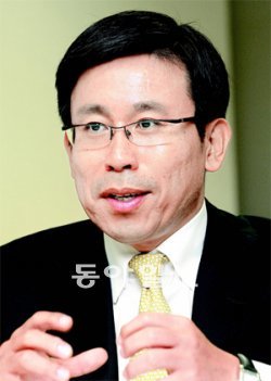 전용배 프랭클린템플턴투신운용 대표는 해외 투자자의 대부분인 장기투자자들은 한국 경제를 낙관하고 있다고 말했다. 이은우 기자 libra@donga.com