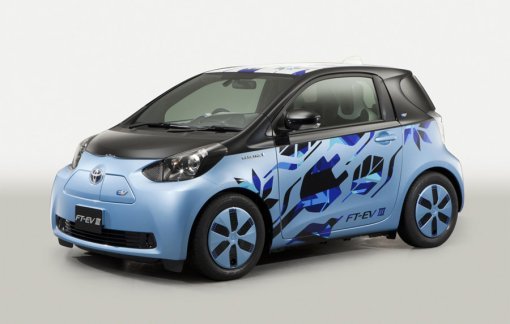 FT-EV III (Future Toyota - Electric Vehicle III)는 근거리 이동에 적합한 초소형 경량 패키지의 전기자동차(EV) 콘셉트모델이다. 2012년 시장 도입을 목표로 EV의 개발을 추진 중에 있으며 리튬이온 배터리를 탑재해 한 번 충전에 105km를 달릴 수 있다.