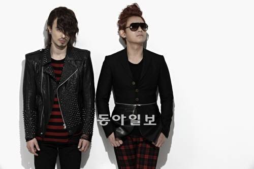 KBS2 ‘밴드 서바이벌 TOP 밴드’에 자극을 받았다는 노라조. 앞으로 밴드로 변신한 노라조를 볼 수 있을지도. 위닝인사이트 제공