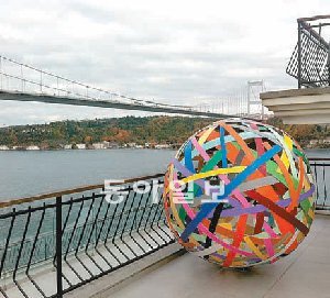 ‘보루산 컨템퍼러리’의 옥상에 설치된 작품.