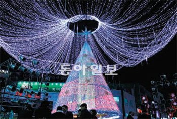 부산크리스마스트리문화축제는 다음달 9일까지 이어진다. 크리스마스트리축제조직위 제공