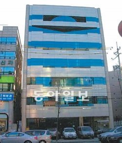 연예인 최고 ‘빌딩부자’인 가수 서태지가 보유한 서울 강남구 논현동 건물. 동아일보DB