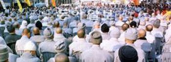 1998년 11월 서울 조계사 앞 우정로에서 열린 전국승려대회에는 스님 1500여 명이 참석했다. 이들은 총무원 청사를 점거한 정화개혁회의 측 스님들에 대한 중징계와 총무원 청사 반환 등을 요구했다. 불교신문 제공