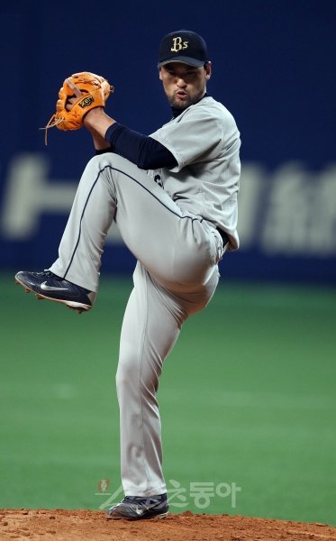 박찬호는 허리 부상을 겪은 뒤 내리막을 걸었다. 일본에서도 허리와 연관된 허벅지 근육 파열로 제몫을 다하지 못했다. 내년 한국에서 활약하기 위해서도 가장 먼저 넘어서야 할 산은 부상전력이 있는 허리다. 스포츠동아 DB