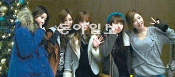 연예인사이드 제작진은 5인조 걸그룹 ‘걸스데이’의 일본 콘서트 현장에 동행해 멤버들의 일거수일투족을 카메라에 담았다. 채널A 제공