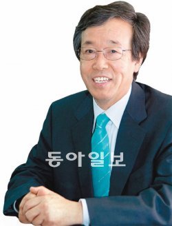 ‘대구경북연구원 20년사’를 펴낸 대구경북연구원 이성근 원장은 “대구시와 경북도의 정책개발연구와 함께 시도민의 삶에 다가가는 연구역량을 키우겠다”고 말했다. 대구경북연구원 제공