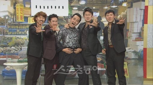 김주철, 장재영, 임혁필, 남희석, 김용명(왼쪽부터)이 꾸미는 ‘게임의 법칙’은 채널A의 개그프로그램 ‘개그시대’의 대표적인 코너다. ‘개그시대’는 선후배 개그맨들의 조화로 웃음을 자아내며 새로운 개그의 면모를 과시하고 있다. 사진제공｜채널A