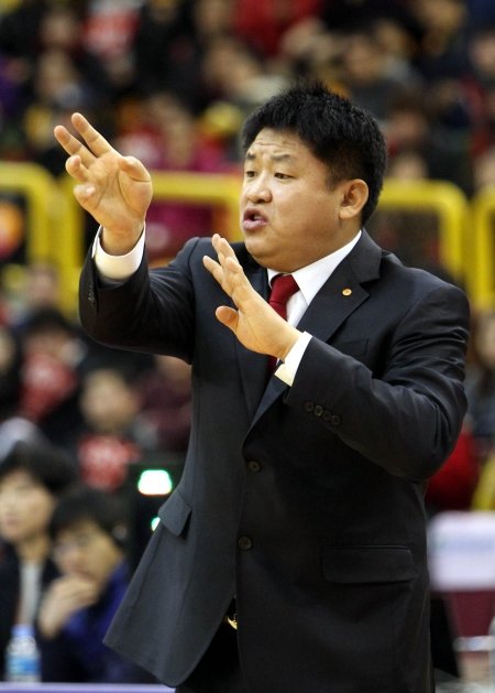 강동희 동부 감독. 사진제공=KBL