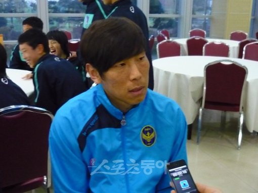 인천의 목포 전지훈련에 참가 중인 손대호가 12일 목포축구센터에서 인터뷰를 하고 있다.