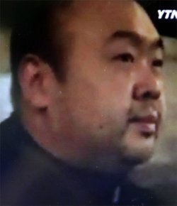 지난달 27일 중국 베이징 거리에서 일본 TBS방송 카메라에 포착된 김정남. YTN 화면 캡처