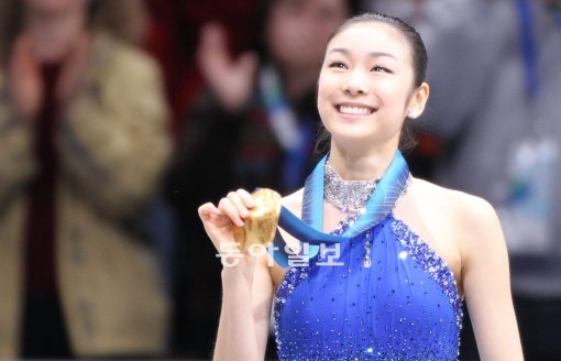 2010밴쿠버동계올림픽서 금메달을 목에 걸고 있는 김연아. 스포츠동아DB