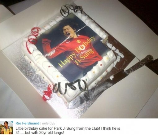 박지성의 생일을 축하하며 뛰어난 체력을 칭찬한 퍼디난드의 메세지. 사진 출처=리오 퍼디난드 트위터