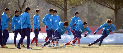 축구대표팀이 2014브라질월드컵 아시아지역 3차 최종예선 쿠웨이트전을 대비해 27일 파주NFC에서 러닝훈련을 하고있다. 파주｜김종원 기자 won@donga.com