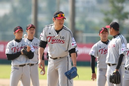 이동현(가운데). 사진제공｜LG 트윈스
