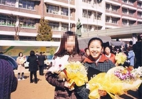 전효성 졸업식 사진(출처= 커뮤니티 게시판)