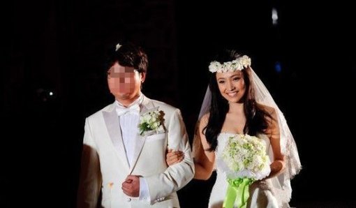 백정(바이징)-주성해 결혼 당시 모습(출처= 시나닷컴)