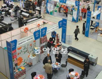 대구 엑스코에서 열린 대구국제섬유박람회. 올해 역대 최대 규모를 기록했다. 장영훈 기자 jang@donga.com