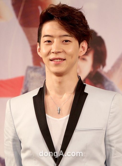 연기자 박유환이 13일 오전 서울 여의도 63빌딩에서 열린 채널A 드라마 ‘K-팝 최강 서바이벌’의 제작발표회에 참석해 포즈를 취하고 있다. 임진환 기자 photolim@donga.com