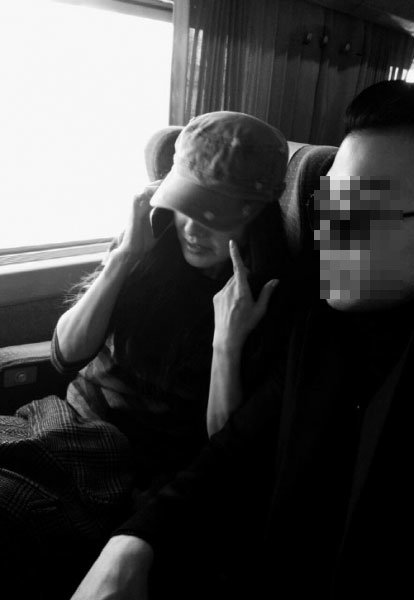 배우 김지수(왼쪽)와 연인 로이킴(오른쪽). 사진 출처｜김지수 페이스북
