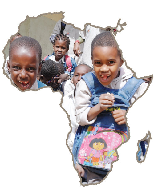 세네갈의 중산층 초등학생들이 사진을 찍는 저자에게 “학교에 갈래요”라고 말하고 있다. 이들이 아프리카를 변화시킬 희망이고 미래다. 시공사 제공