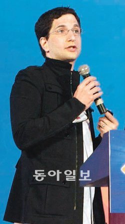 세계 최대 해킹 대회인 데프콘 설립자 제프 모스 씨. 그는 “국가 차원의 사이버 안보를 위한 마스터플랜이 필요하다”고 말했다. 코드게이트조직위원회 제공