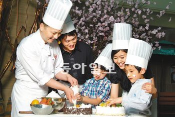 어린이날을 맞아 서울 시내 주요 호텔들이 다양한 이벤트를 준비했다. 롯데호텔서울은 어린이날 어린이 케이크 만들기 대회를 연다. 롯데호텔서울 제공