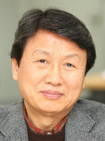 권영민 문학평론가·단국대 석좌교수