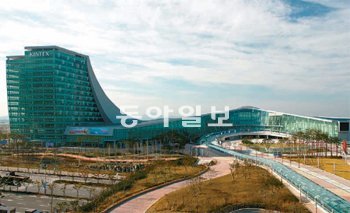 지난해 9월 경기 고양시 일산서구 킨텍스 제1전시장 옆에 문을 연 제2전시장. 킨텍스 제공