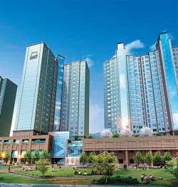 2013년 말 경기 수원 광교신도시에서 완공 예정인 CJ연구단지의 수혜를 입을 것으로 기대되는 용인 ‘영덕역 센트레빌’. 대기업의
 대규모 사업장 주변 단지들은 사업장 종사자 수요가 많아 가격 흐름 역시 안정적인 경우가 많다. 동부건설 제공