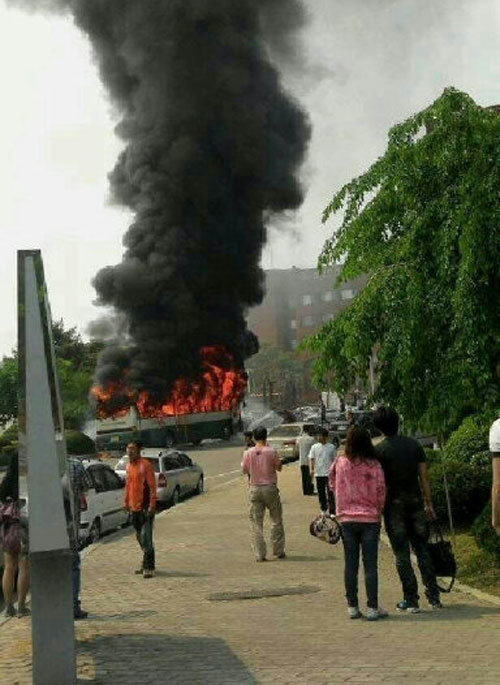 홍대 버스 폭발 사고 현장. 사진=SNS