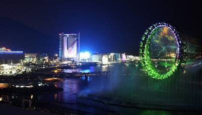 2012 여수세계박람회(EXPO 2012 YEOSU KOREA) 개막을 이틀 앞둔 10일 전남 여수시 덕충동 박람회장 앞 빅오(Big-O) 광장에서 11일 저녁에 펼쳐질 개막식 예행연습을 갖고 있다. 여수=박영철 기자